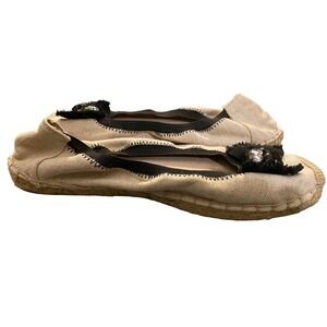 Size 8 1/2 natural slip on shoes black bow flats 8.5